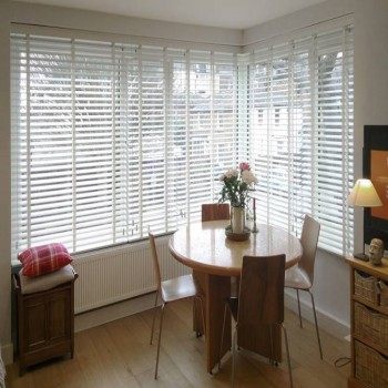 Wood venetian blinds